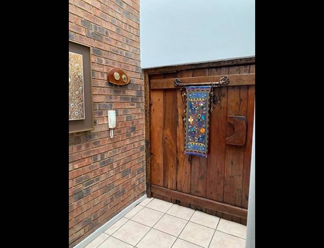 3 BEDROOM TOWNHOUSE FOR SALE IN VANDERBIJLPARK SE 3